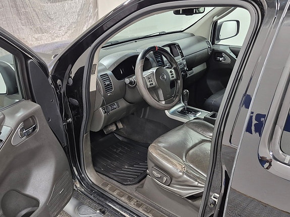 Nissan Navara 2 of 5