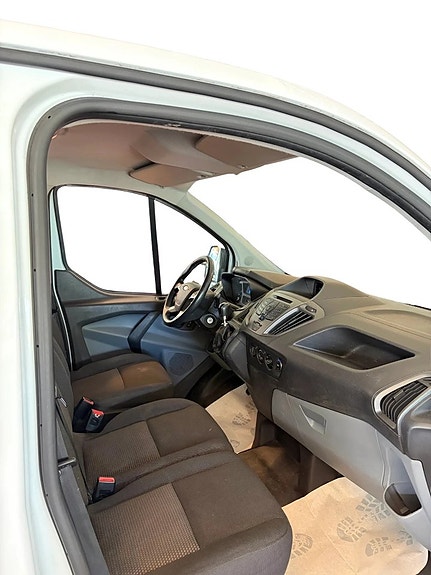 Ford Transit Custom 6 of 7
