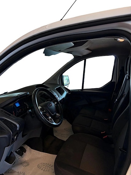 Ford Transit Custom 5 of 5