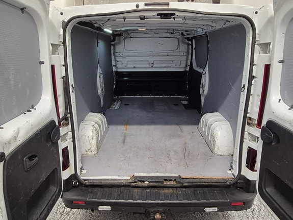 Renault Trafic 7 of 7