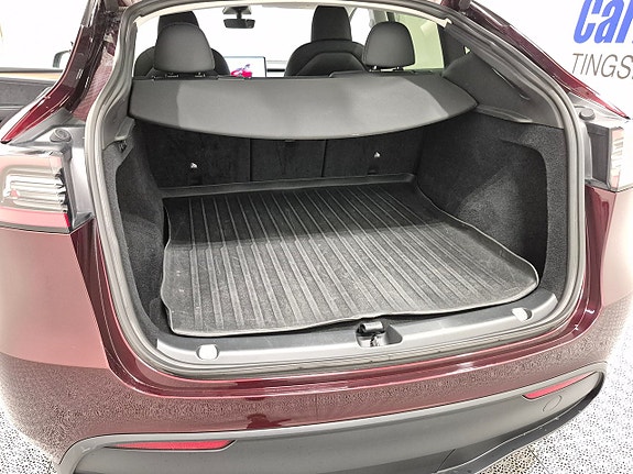 Tesla Model Y 8 of 9