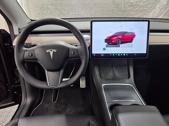 Tesla Model Y 6 of 9
