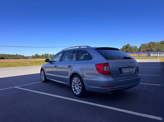 Skoda Superb 3 of 5