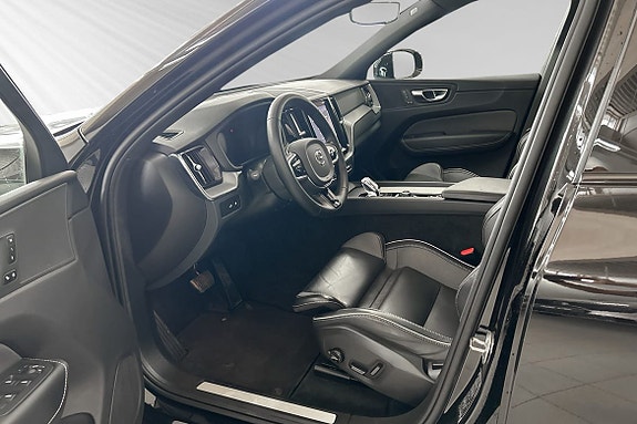 Volvo XC60 7 of 30