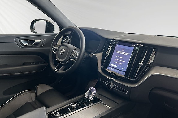 Volvo XC60 10 of 30