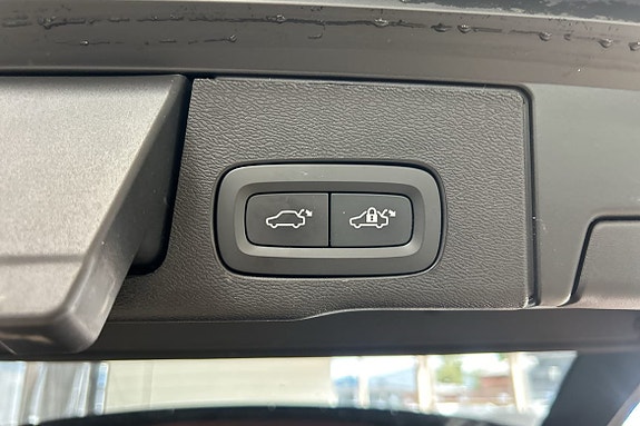 Volvo XC60 16 of 30