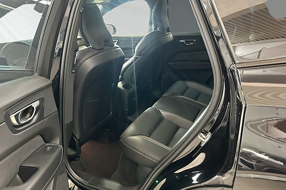 Volvo XC60 8 of 30