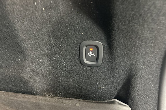 Volvo XC60 14 of 30