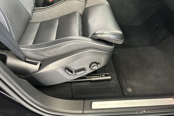 Volvo XC60 27 of 30