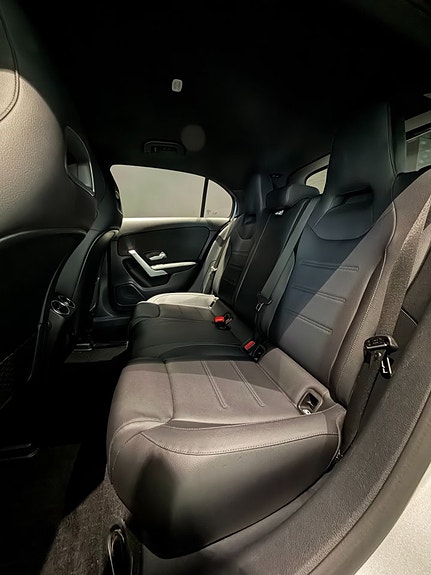 Mercedes-Benz A200 9 of 16