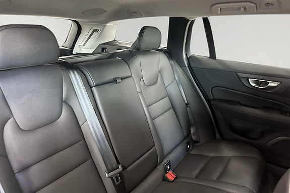 Volvo V60 12 of 30