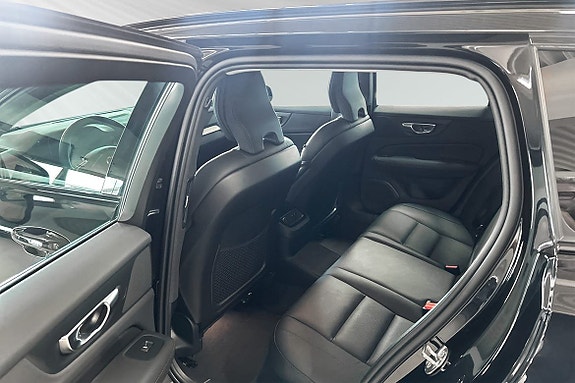 Volvo V60 9 of 30