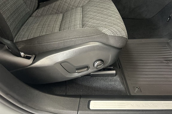 Volvo XC60 30 of 30