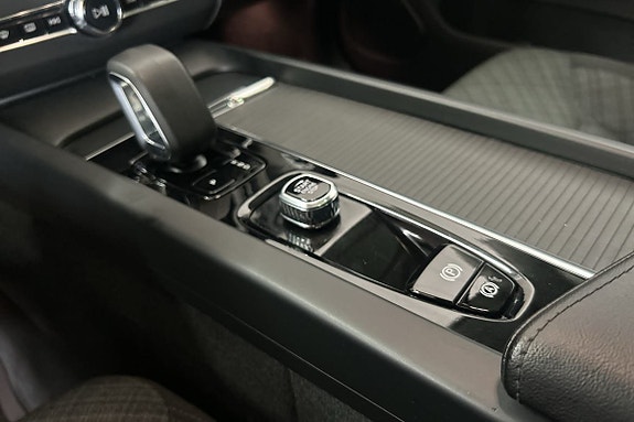 Volvo XC60 27 of 30