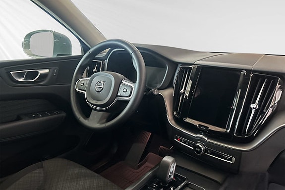Volvo XC60 10 of 30