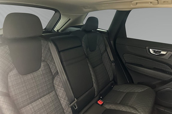 Volvo XC60 11 of 30