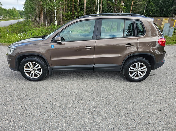 Volkswagen Tiguan 3 of 5
