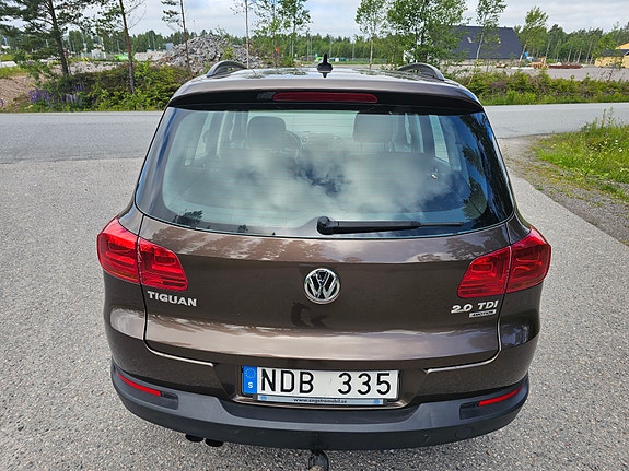Volkswagen Tiguan 4 of 5