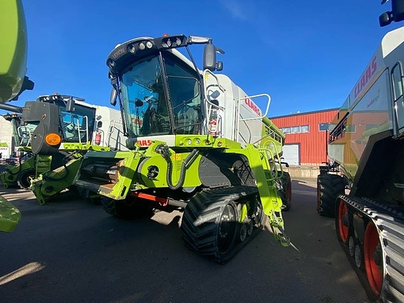 CLAAS Lexion 780 2 of 5