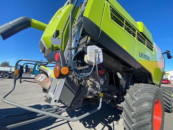 CLAAS Lexion 770 12 of 24