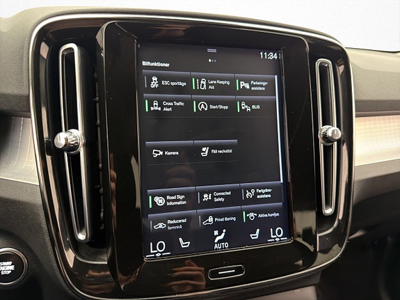 Volvo XC40 19 of 30