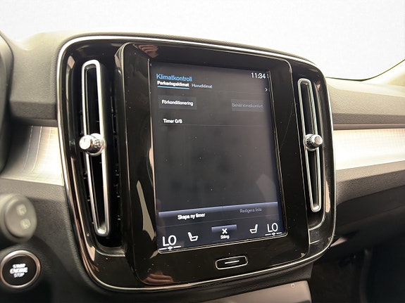 Volvo XC40 17 of 30