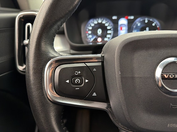Volvo XC40 25 of 30