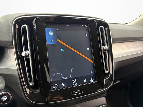 Volvo XC40 15 of 30