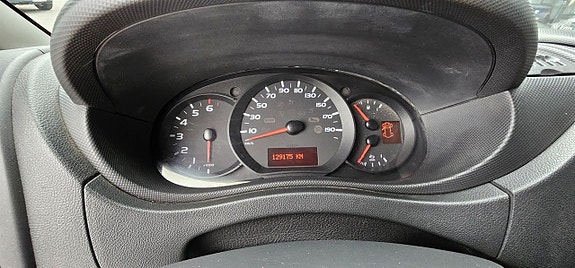 Nissan NV400 11 of 14