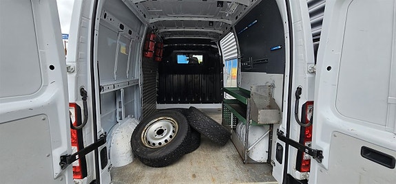 Nissan NV400 7 of 14