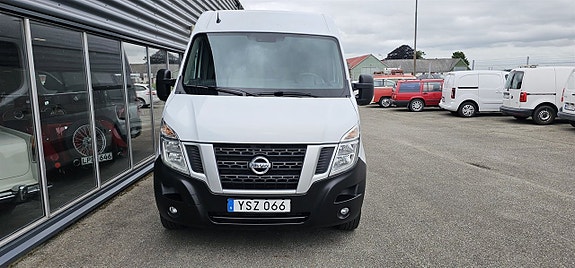 Nissan NV400 4 of 5