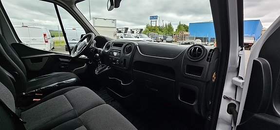 Nissan NV400 14 of 14