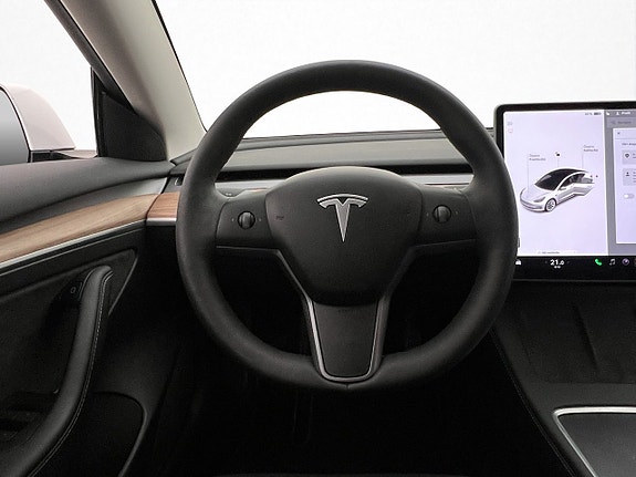 Tesla Model 3 14 of 30