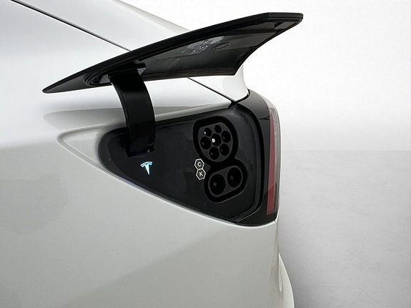 Tesla Model 3 30 of 30