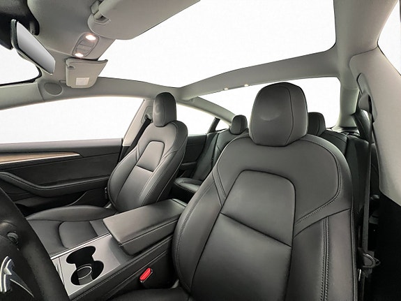 Tesla Model 3 18 of 30