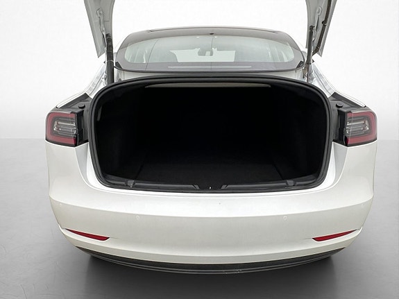 Tesla Model 3 29 of 30
