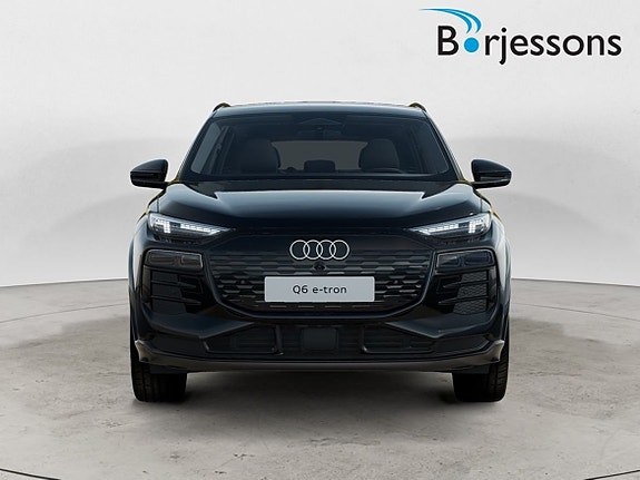 Audi Q6 e-tron 4 of 5