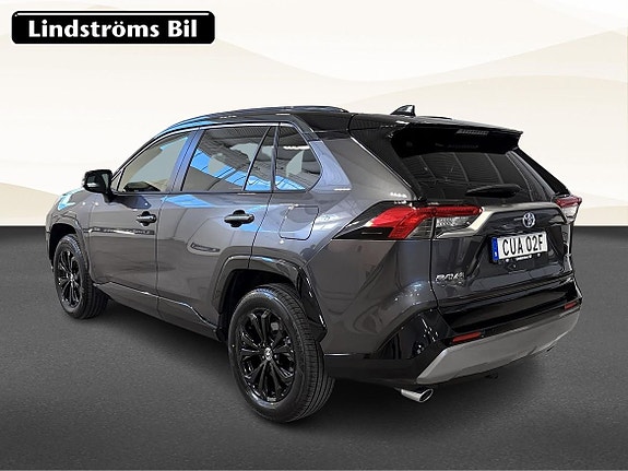 Toyota RAV4 4 of 5