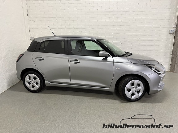 Suzuki Swift 2 of 5