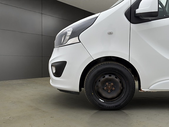 Opel Vivaro 24 of 27