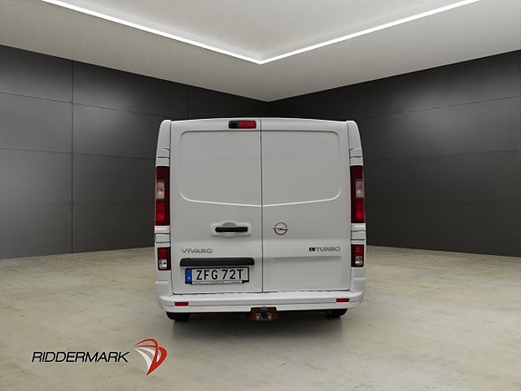 Opel Vivaro 8 of 27