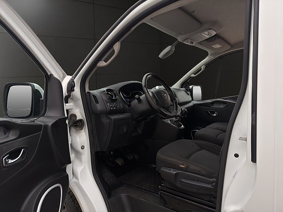 Opel Vivaro 13 of 27