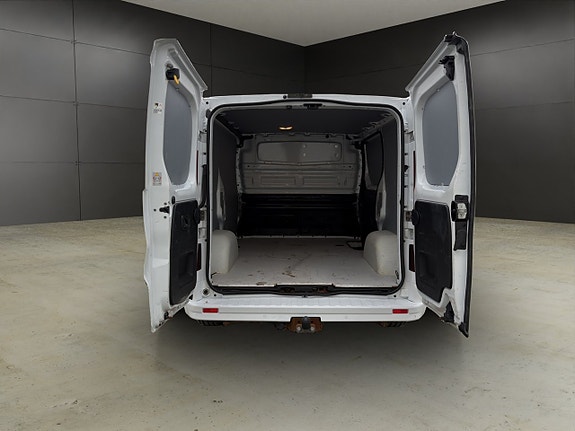 Opel Vivaro 12 of 27