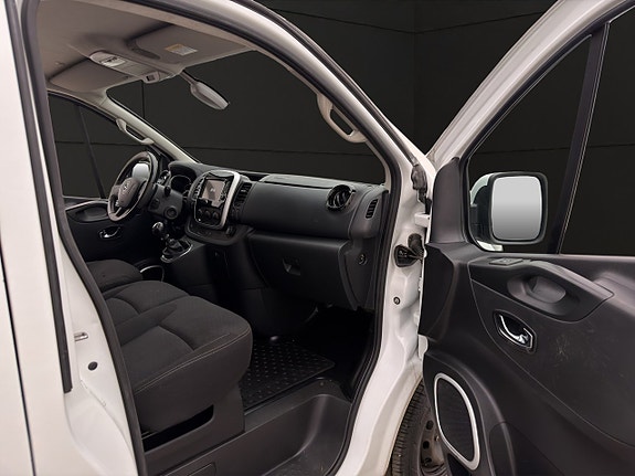 Opel Vivaro 23 of 27