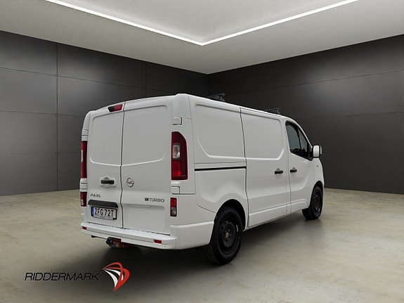 Opel Vivaro 9 of 27