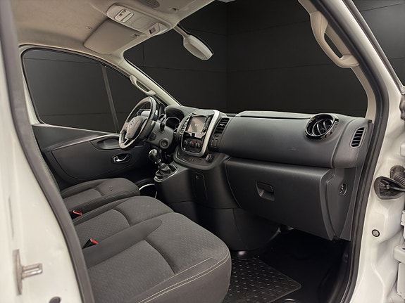 Opel Vivaro 22 of 27