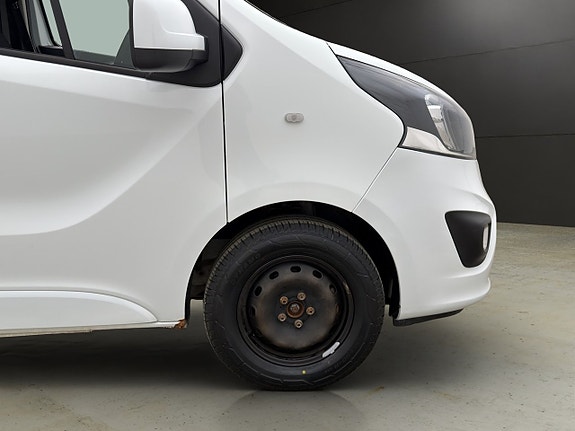 Opel Vivaro 27 of 27