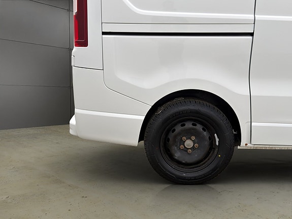 Opel Vivaro 26 of 27