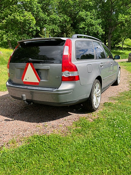 Volvo V50 3 of 8