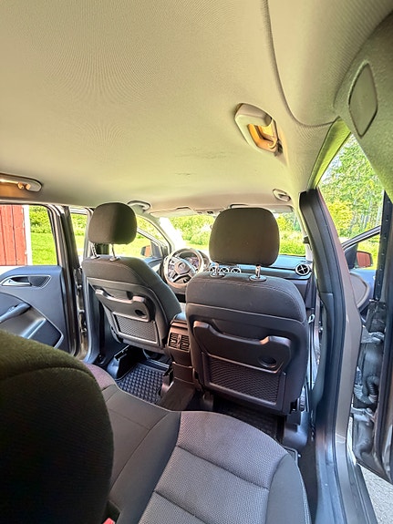 Mercedes-Benz B180 11 of 20